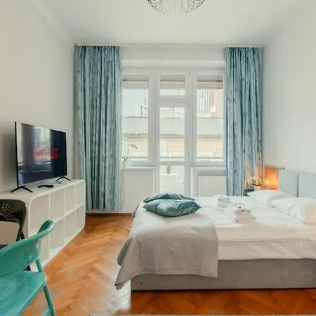 Roomy Lobzowska Street * Krakov