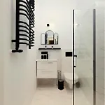 Roomy Lobzowska Street Apartamento