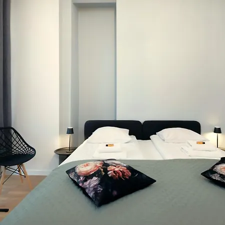 Roomy Lobzowska Street Апартаменты Краков