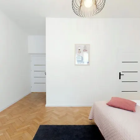 Roomy Lobzowska Street * Krakkó