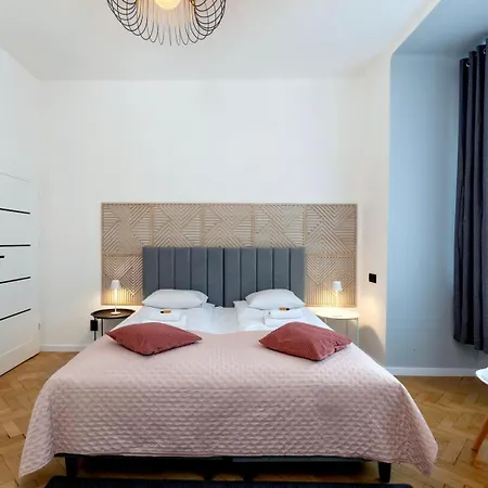 Apartment Roomy Lobzowska Street